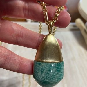 Kendra Scott necklace